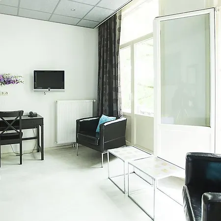 Hotel The Bridge 3*
