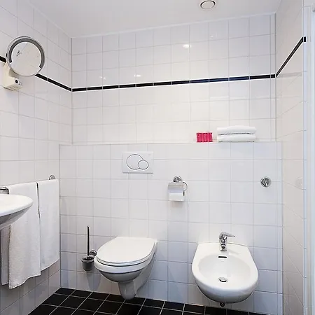 Hotel The Bridge 3*