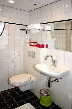 The Bridge Hotell 3*